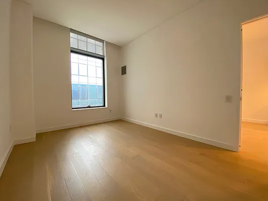 Rented by Chase Global Realty Corp | media 19