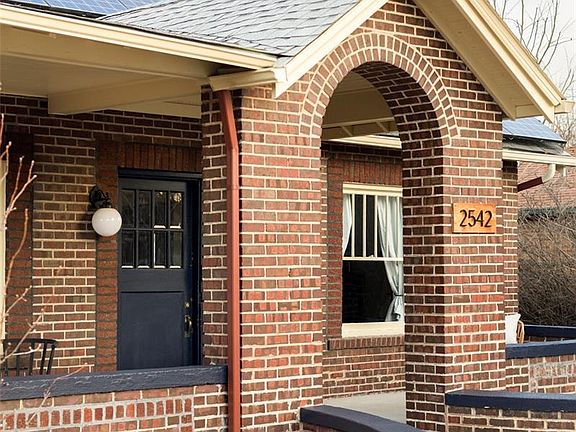 2nd image of 2542 Irving Street