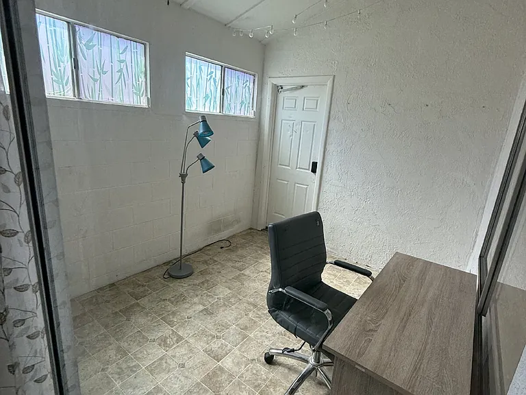 390 Magnolia Cir — Photo 11