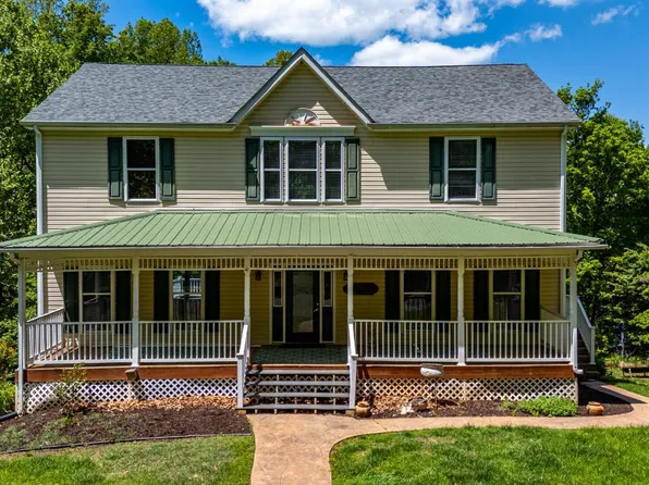 1132 James View Dr, Lynchburg, VA 24503