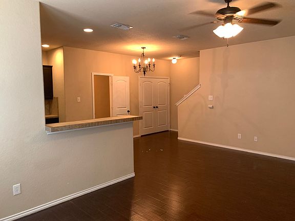 5th image of 312 Rosalie Dr