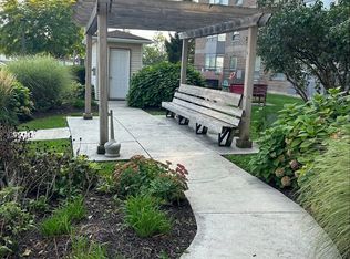 76 Roehampton Ave #307, Saint Catharines, ON L2M 7W5