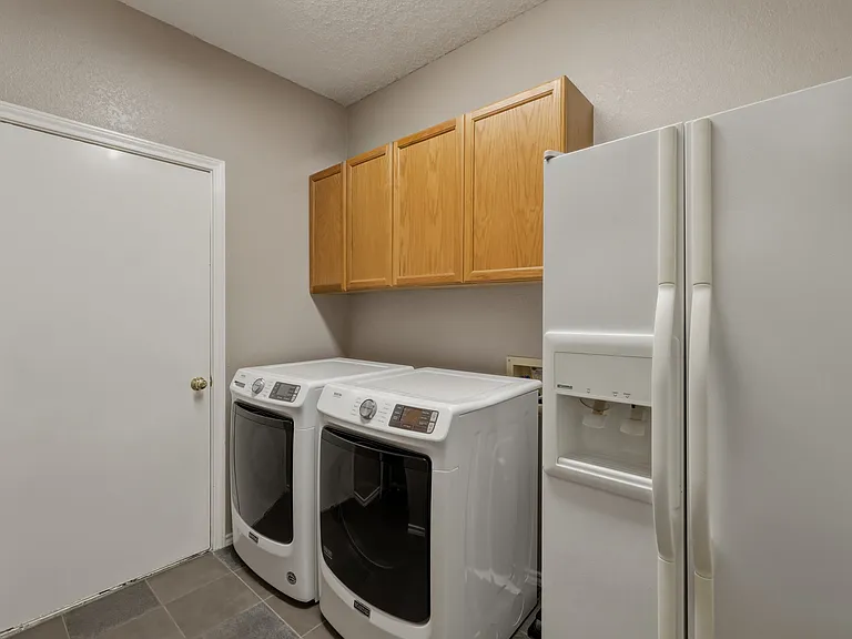 7612 Oak Knoll Dr — Photo 36