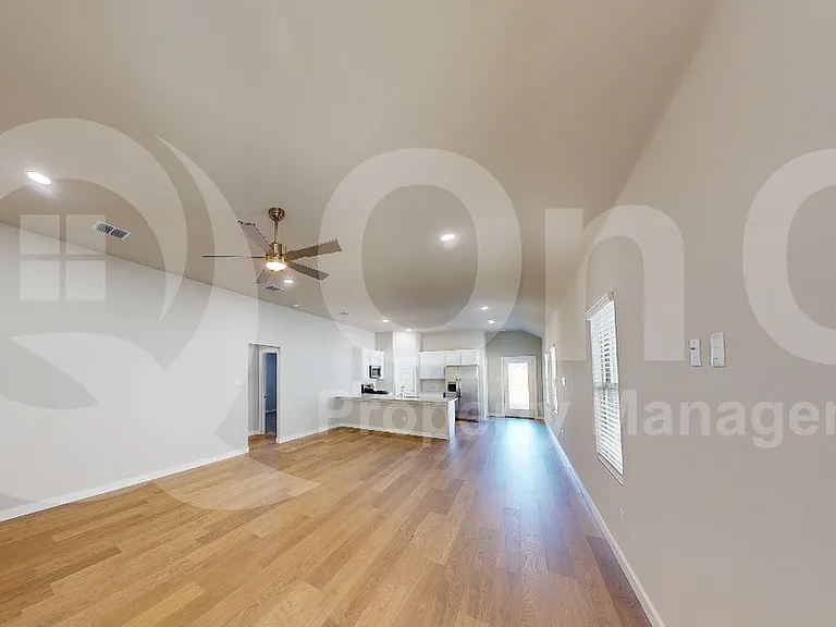 1004 Knox River Dr — Photo 8