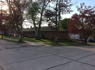 904 Jackson St, Manitowoc, WI 54220