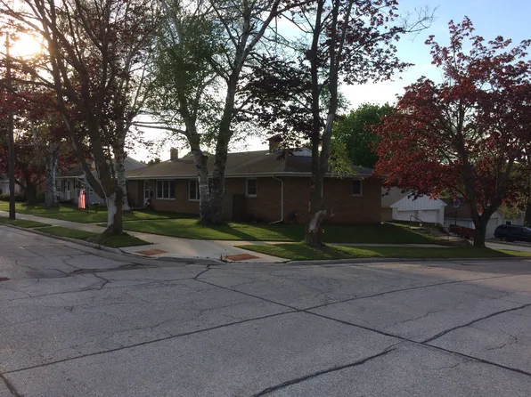 904 Jackson St, Manitowoc, WI 54220