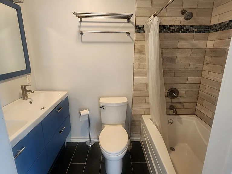 Chalmers Dr — Photo 16