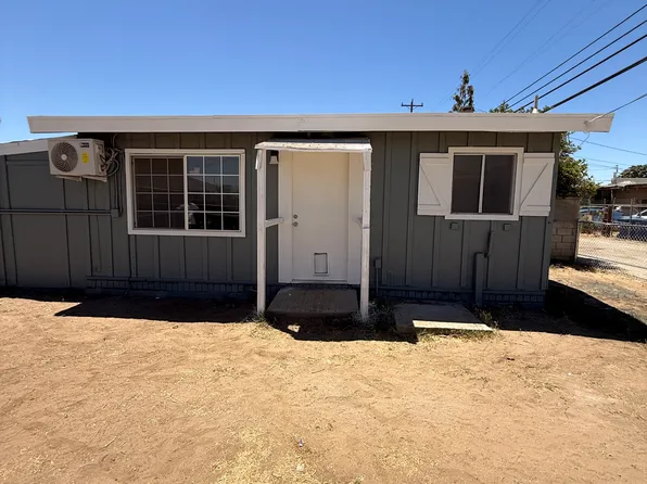 10916 Santa Rosa Ave #B, Lamont, CA 93241