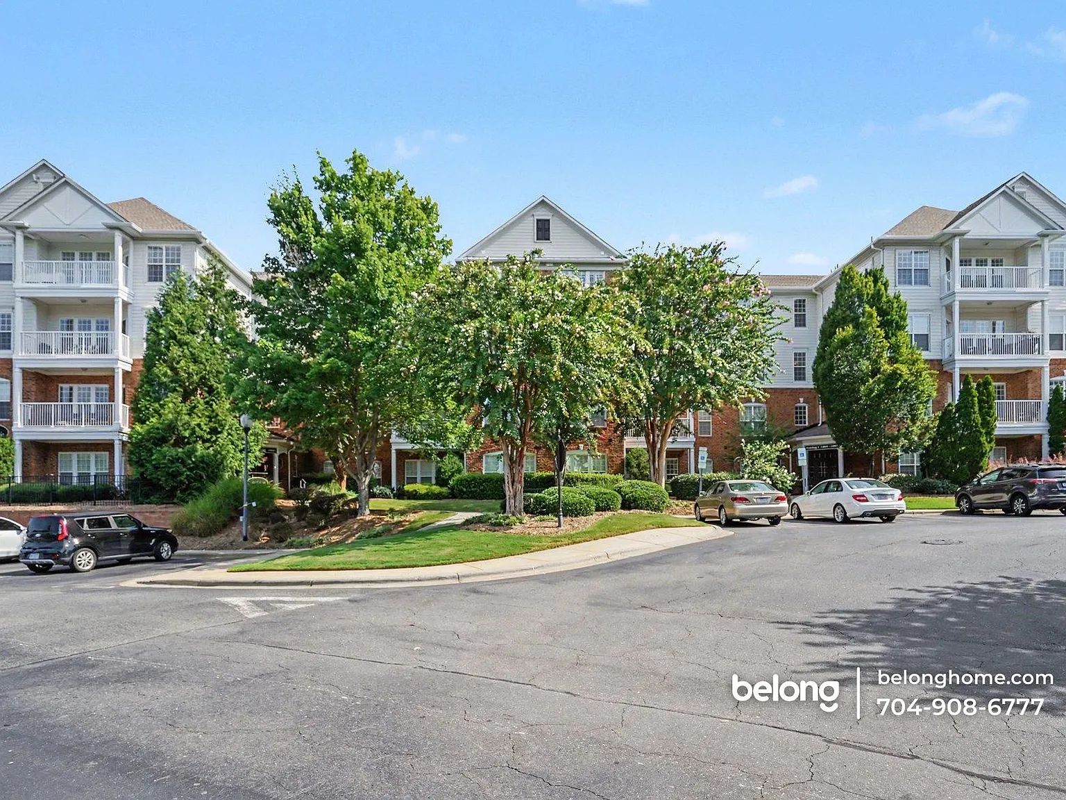 3 bed, 2.0 bath, 2200 sqft, $1,900 — Photo 2