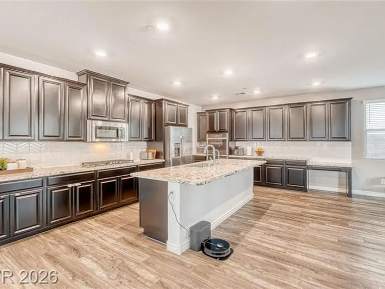 3135 Hazy Hills Ave — Photo 8
