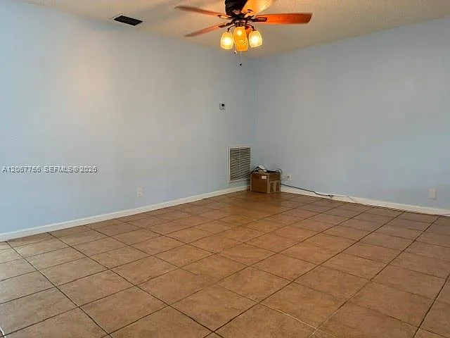 516 SW 14th Ct #516 — Photo 4