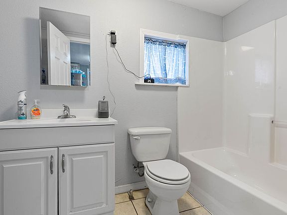 3rd image of 25027 Lakeshore Dr
