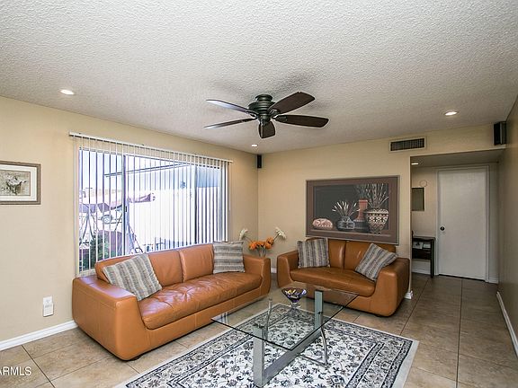 5th image of 2926 E Michelle Dr