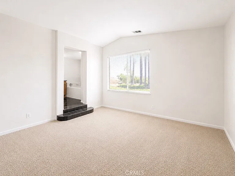 1695 Larkspur Ln — Photo 9