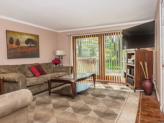5th image of 1027 E Williams Dr