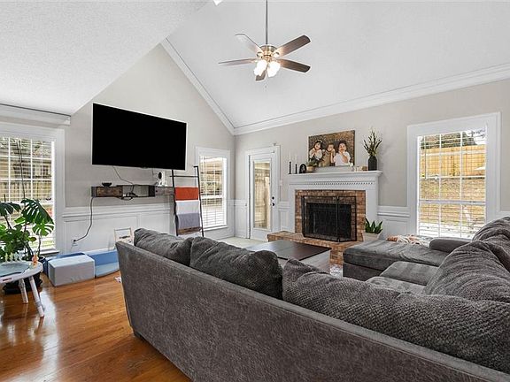 5th image of 6448 Trent Ln