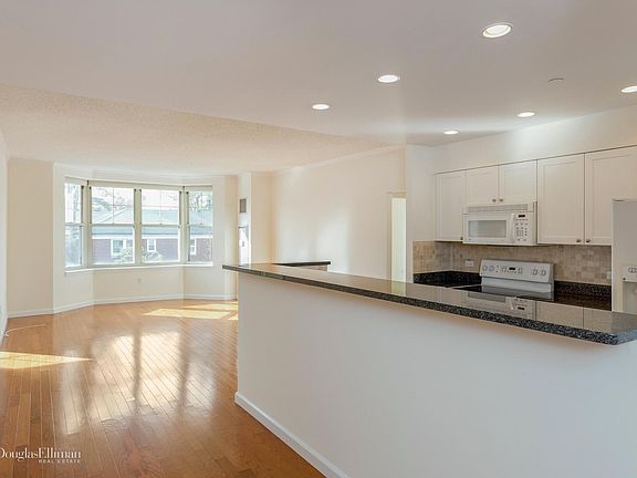 2nd image of 300 Mamaroneck Ave APT 607