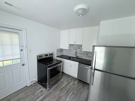 4th image of 2200 Terminal Ave
