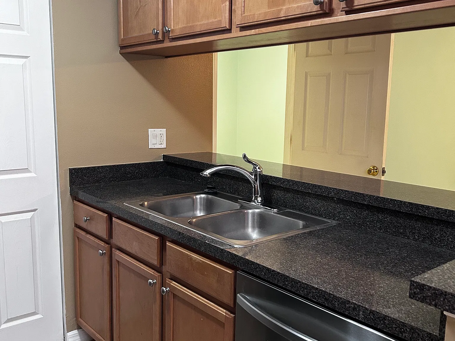 209 Lake Brook Cir — Photo 4