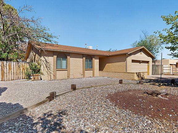 5th image of 209 Villa Verde Dr SE