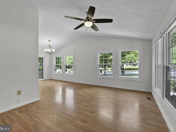 4th image of 5450 Bluecoat Ln