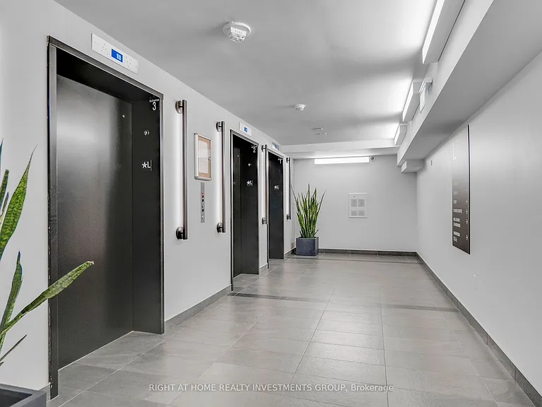 1 Jarvis St #401 — Photo 4
