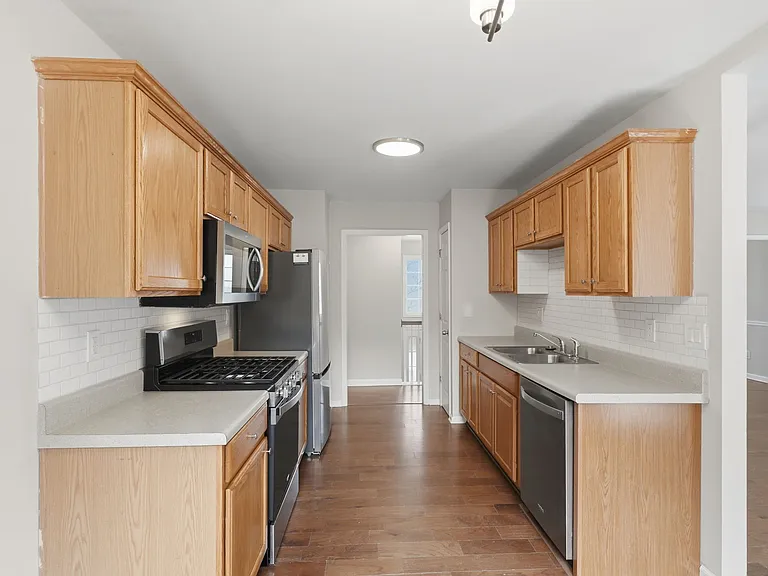 1161 Riverside Run Ln — Photo 9