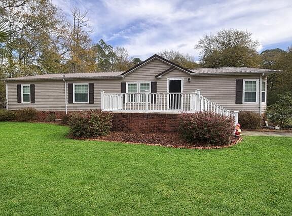 2nd image of 1044 Hickory Dr