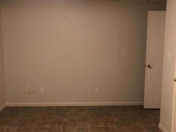 4th image of 1460 S Clay Ave