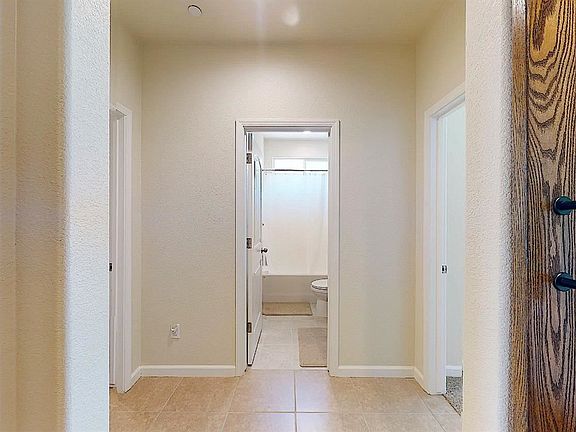 5th image of 628 Lamoglia St