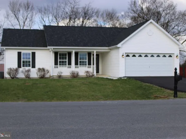 372 Marlowe Dr, Inwood, WV 25428