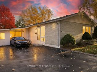 26 Epsom Downs Dr, Brampton, ON L6T 1Y8