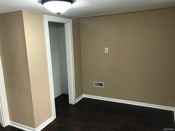3rd image of 157 Manser Dr