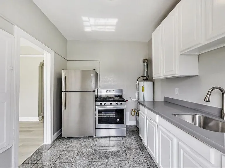 1824 Linden St #15 — Photo 1
