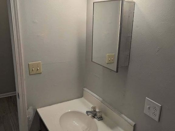 5th image of 3047 Simpson Rd #1