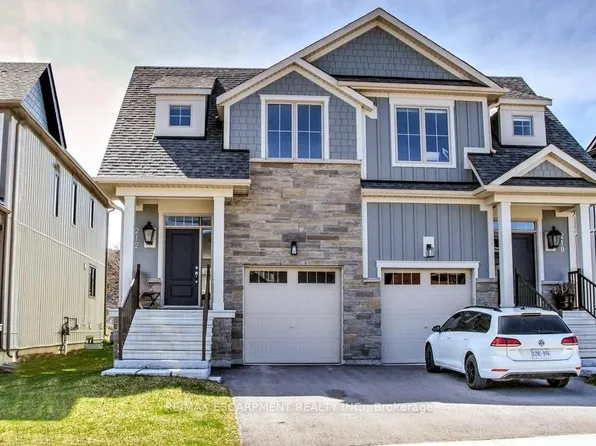 212 Courtland St, The Blue Mountains, ON L9Y 4E4