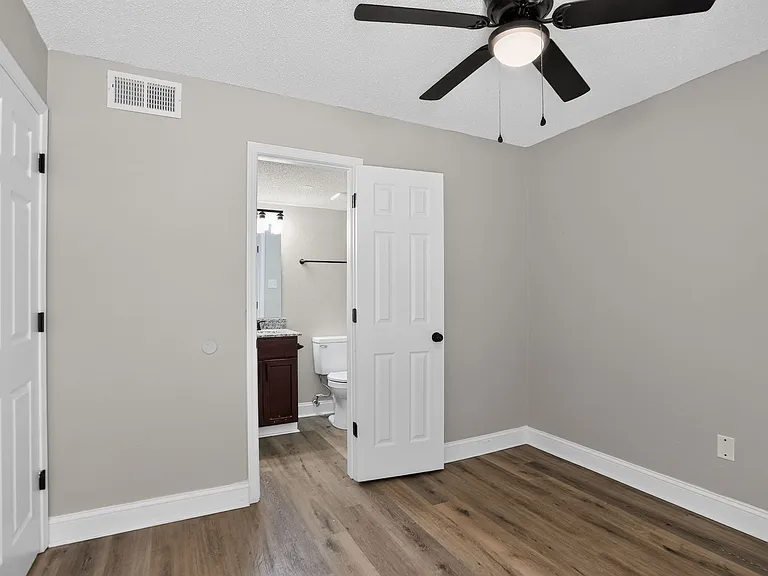 Cypress Way — Photo 33