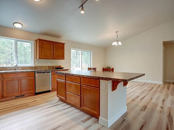 5th image of 56006 Browning Dr