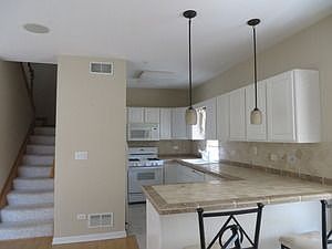 4th image of 1135 Schneider Ave