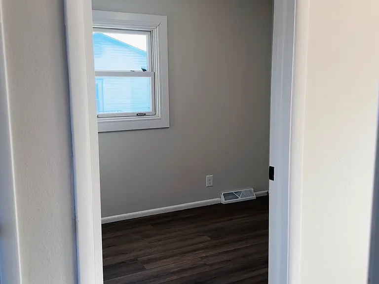 59 Fleetwood Rd NW — Photo 24