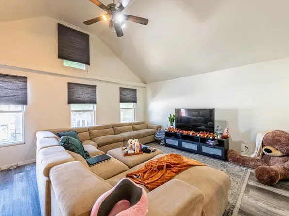 2724 S Crowell St Unit 2, Chicago, IL 60608