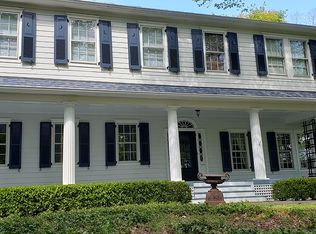 465 Oyster Bay Rd, Mill Neck, NY 11765