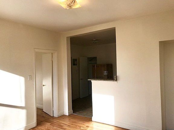 5th image of 3083 31st St #2F