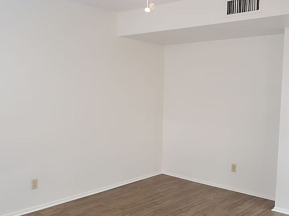 4th image of 6744 N 43rd Ave