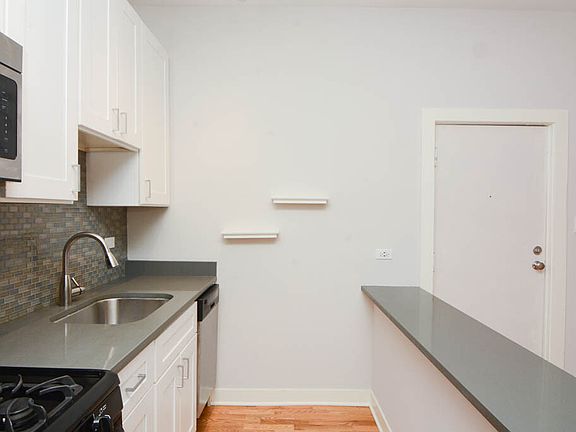 4th image of 2420 N Kedzie Blvd #90B