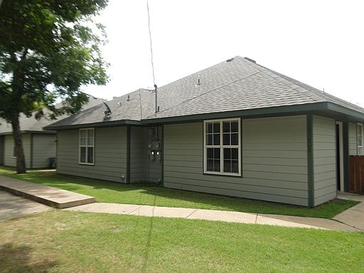 2nd image of 105 Avenue B