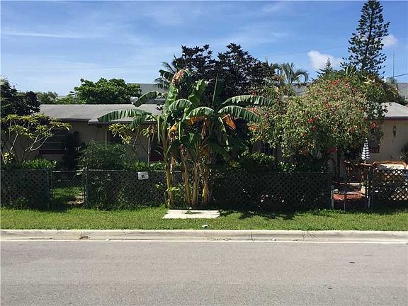 5th image of 2650 NE 212th Ter