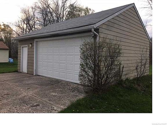 3rd image of 236 Burmon Dr