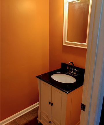 4th image of 22436 Hamilton Dr