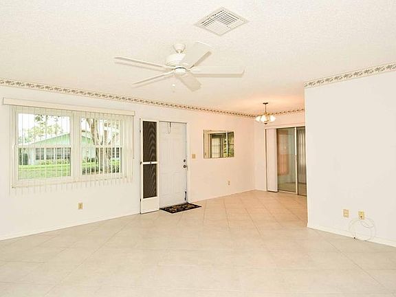4th image of 1908 Canterbury Ln Unit 7